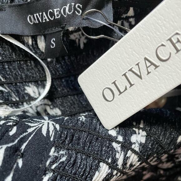 Olivaceous Smocked Button Detail Wide Leg Blue Print Jumpsuit Small - Picture 8 of 9